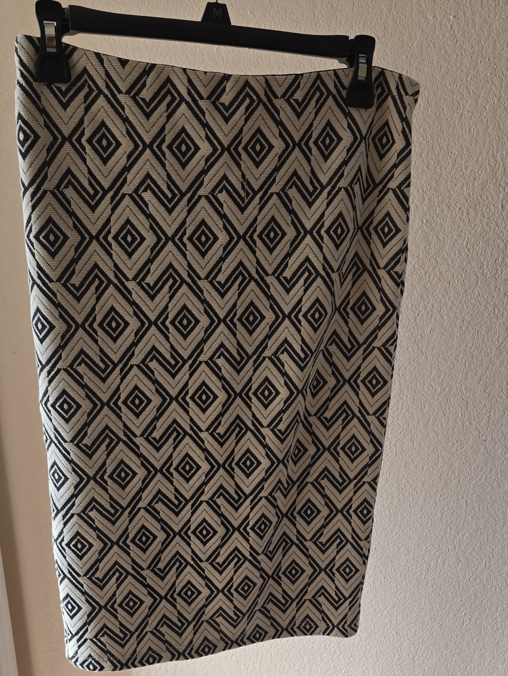 stradivarius Black and White Diamond-Pattern Pencil Skirt